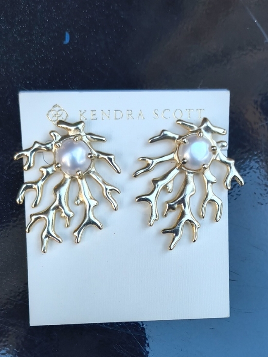 Kendra Scott Jewelry - Kendra Scott Gold Pearl Coral Branch Earrings